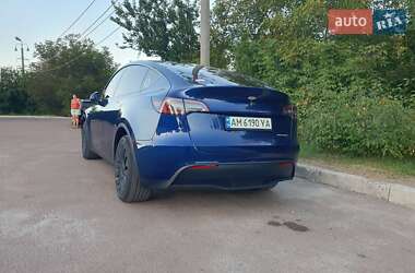 Позашляховик / Кросовер Tesla Model Y 2023 в 