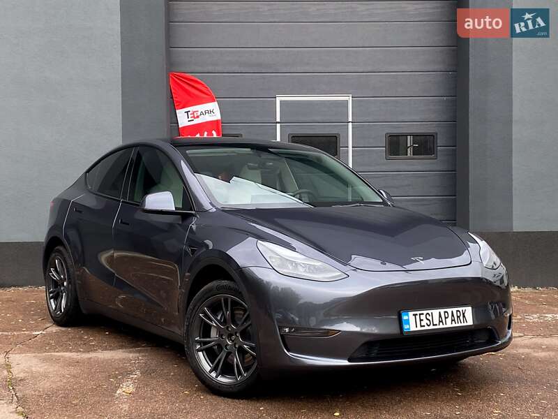 Tesla Model Y 2023