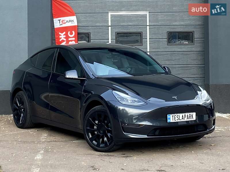 Tesla Model Y 2024