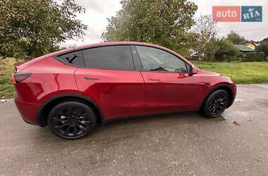 Позашляховик / Кросовер Tesla Model Y 2024 в 