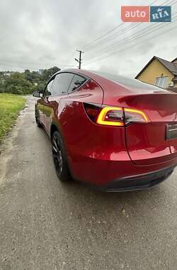 Позашляховик / Кросовер Tesla Model Y 2024 в 