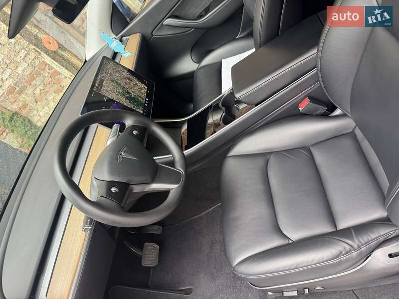 Внедорожник / Кроссовер Tesla Model Y 2021 в Львове