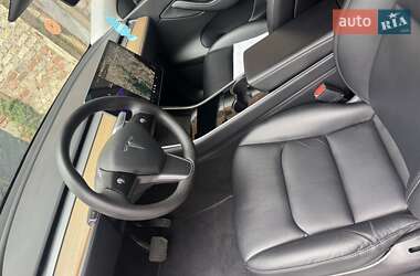 Позашляховик / Кросовер Tesla Model Y 2021 в 