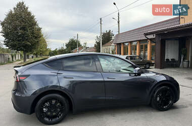 Позашляховик / Кросовер Tesla Model Y 2024 в 