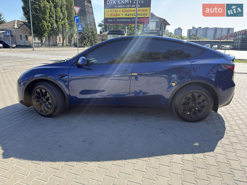 Внедорожник / Кроссовер Tesla Model Y 2023 в Киеве
