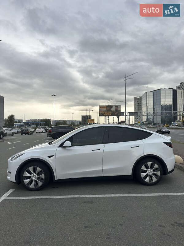 Позашляховик / Кросовер Tesla Model Y 2021 в Києві
