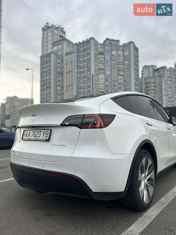 Позашляховик / Кросовер Tesla Model Y 2021 в Києві