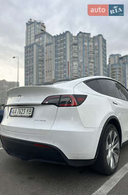 Внедорожник / Кроссовер Tesla Model Y 2021 в 