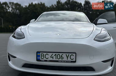 Позашляховик / Кросовер Tesla Model Y 2023 в 
