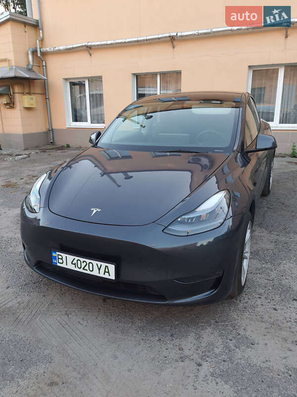 Позашляховик / Кросовер Tesla Model Y 2023 в 