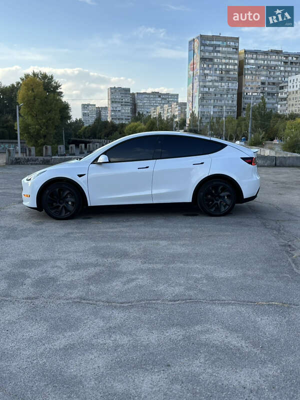 Позашляховик / Кросовер Tesla Model Y 2024 в Дніпрі