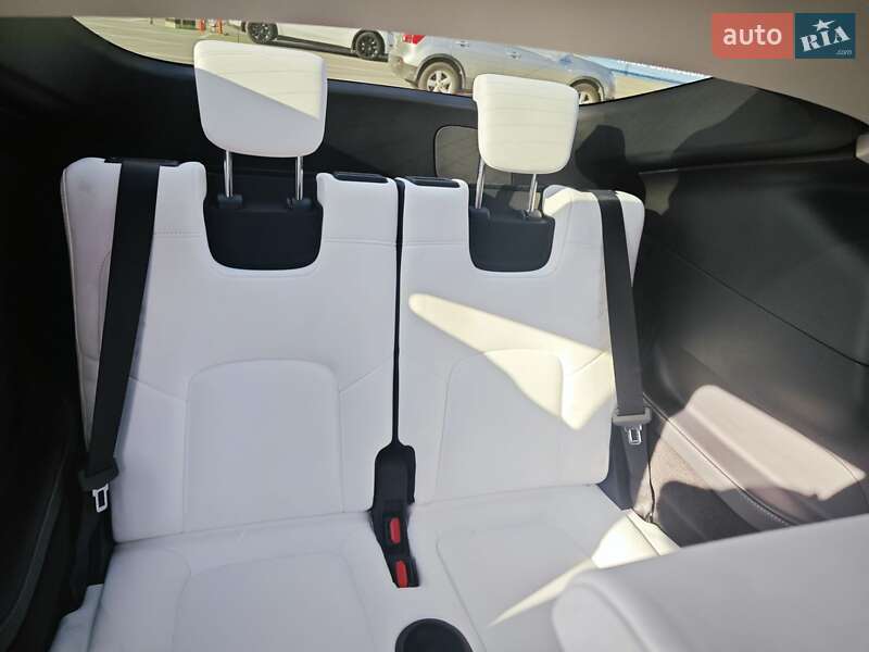 Позашляховик / Кросовер Tesla Model Y 2022 в Львові