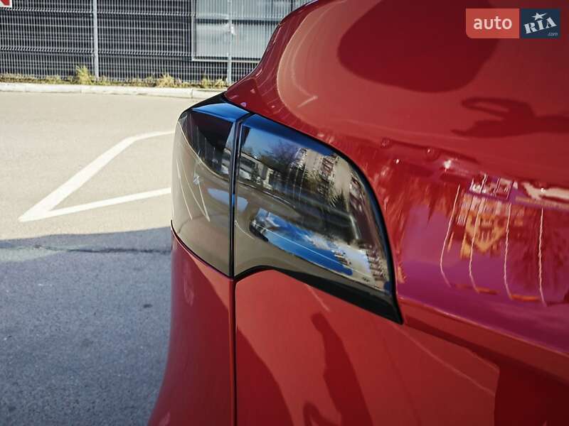 Позашляховик / Кросовер Tesla Model Y 2022 в Львові