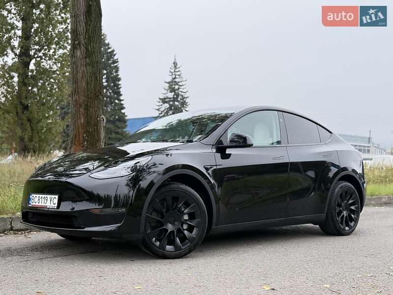 Tesla Model Y 2023