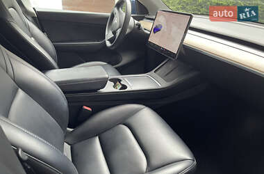 Позашляховик / Кросовер Tesla Model Y 2021 в 