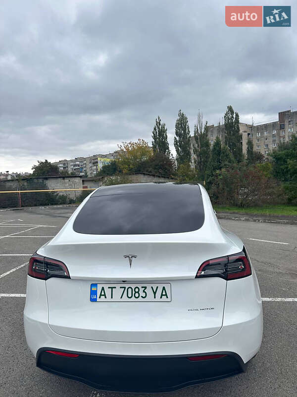 Внедорожник / Кроссовер Tesla Model Y 2024 в Ивано-Франковске