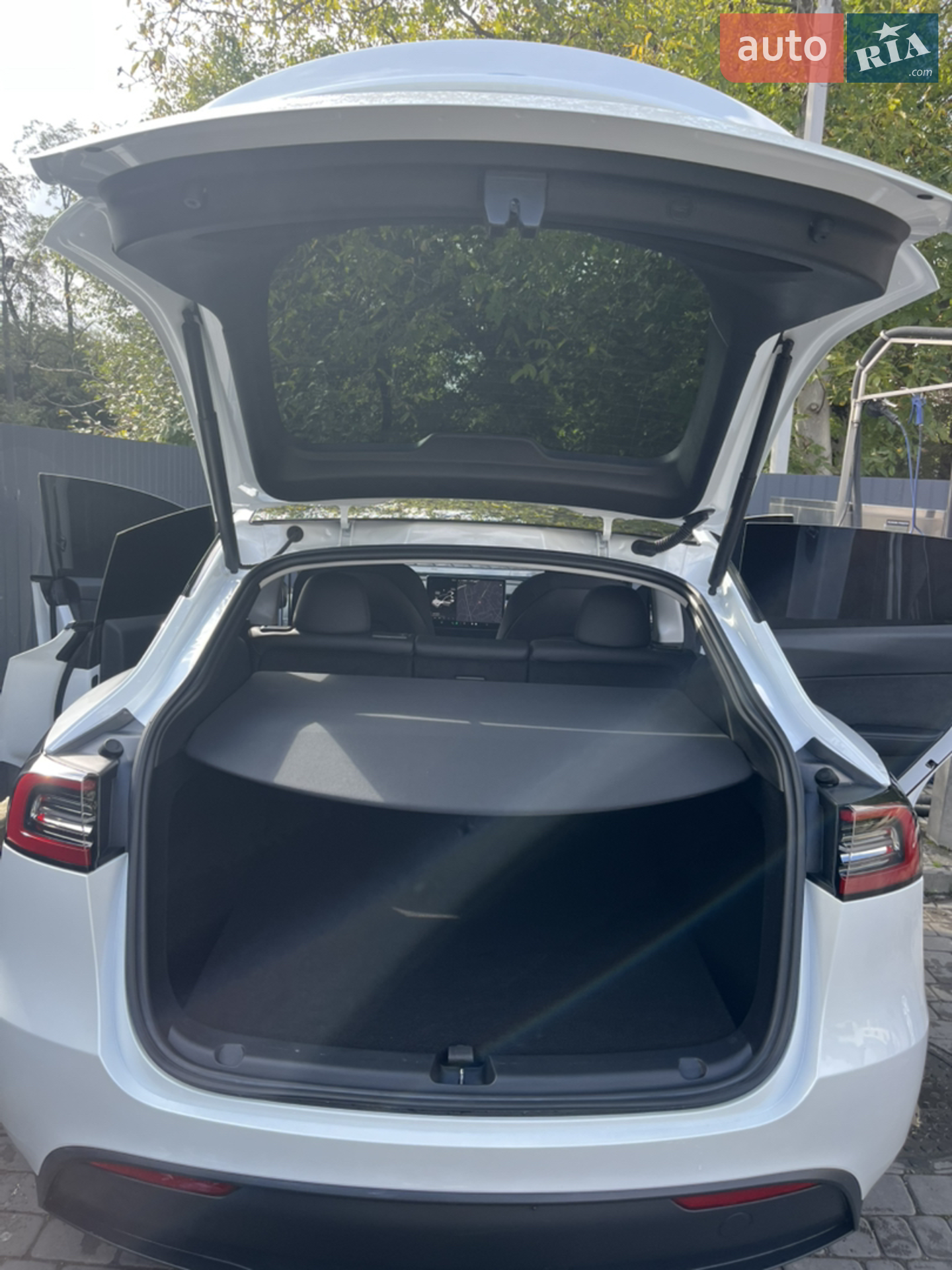 2024 Tesla Model Y - мініатюра 15