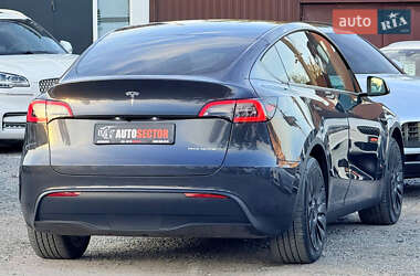 Позашляховик / Кросовер Tesla Model Y 2024 в 