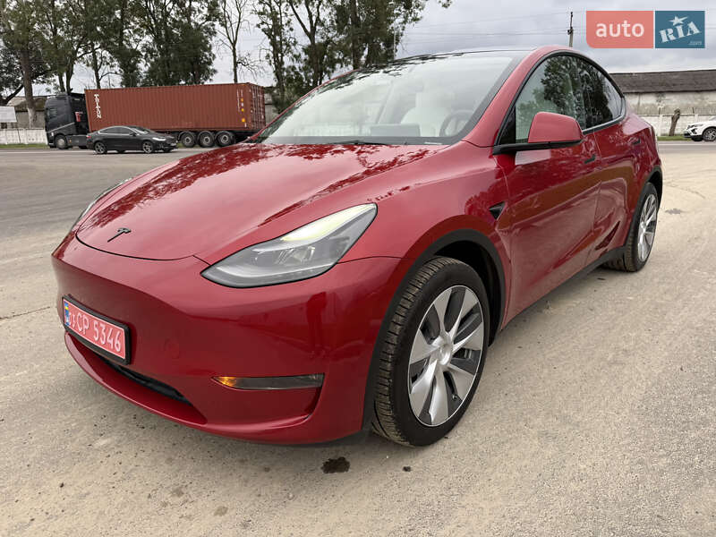 Позашляховик / Кросовер Tesla Model Y 2023 в 