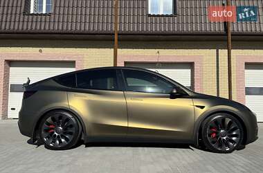 Внедорожник / Кроссовер Tesla Model Y 2024 в 