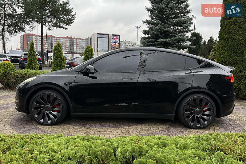 Позашляховик / Кросовер Tesla Model Y 2024 в Львові