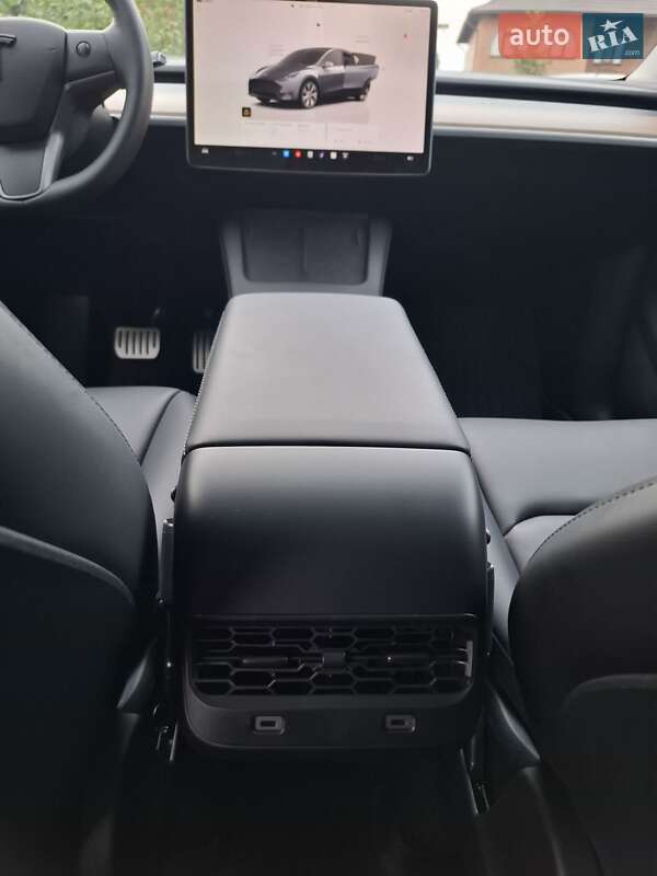 Позашляховик / Кросовер Tesla Model Y 2023 в Києві
