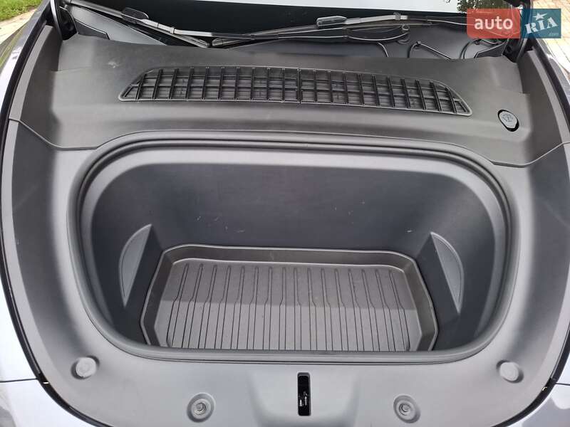 Позашляховик / Кросовер Tesla Model Y 2023 в Києві