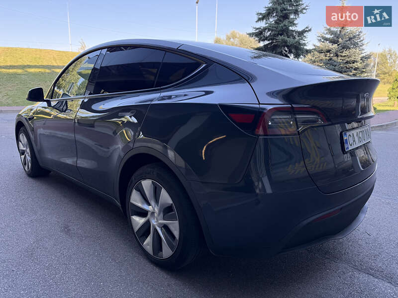 Внедорожник / Кроссовер Tesla Model Y 2024 в Киеве