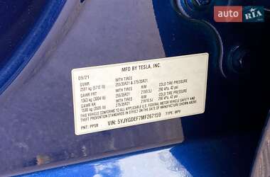 Позашляховик / Кросовер Tesla Model Y 2021 в 