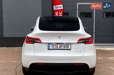 Позашляховик / Кросовер Tesla Model Y 2023 в 