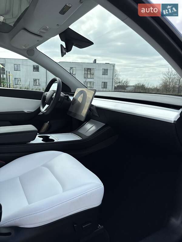Внедорожник / Кроссовер Tesla Model Y 2022 в Луцке