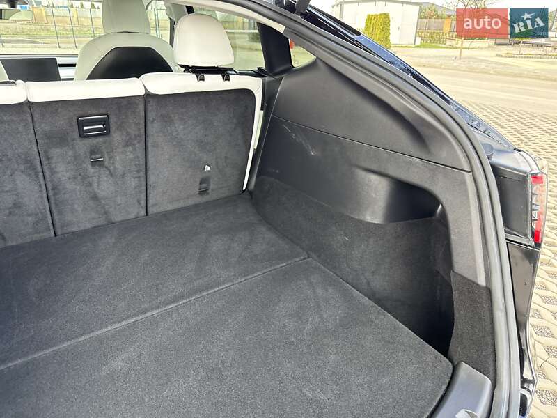 Внедорожник / Кроссовер Tesla Model Y 2022 в Луцке