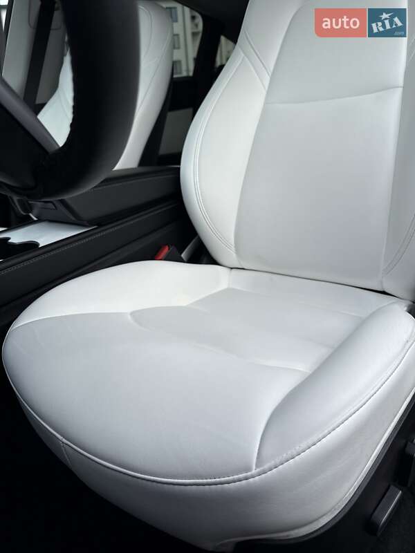 Внедорожник / Кроссовер Tesla Model Y 2022 в Луцке