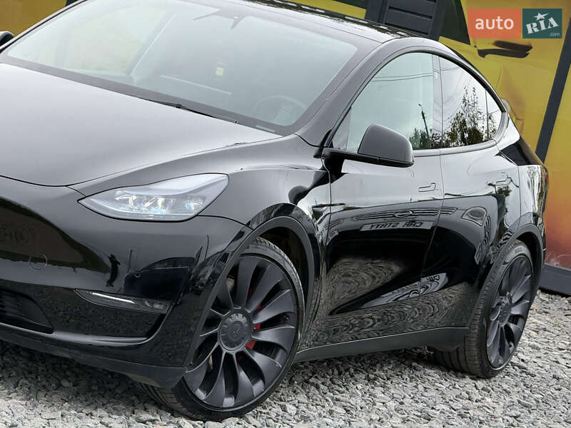 Позашляховик / Кросовер Tesla Model Y 2021 в Стрию