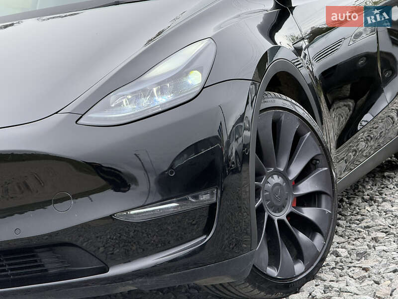Позашляховик / Кросовер Tesla Model Y 2021 в Стрию