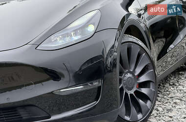 Позашляховик / Кросовер Tesla Model Y 2021 в 