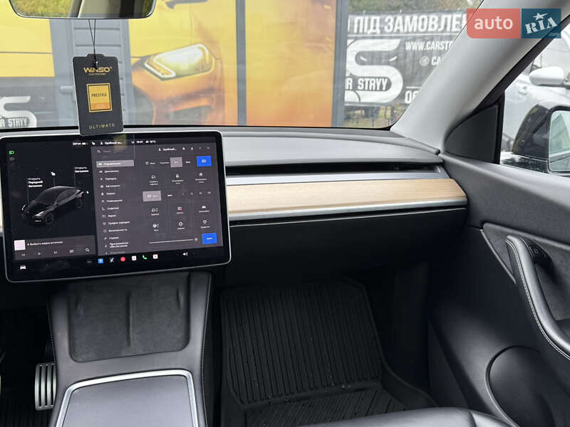 Позашляховик / Кросовер Tesla Model Y 2021 в Стрию