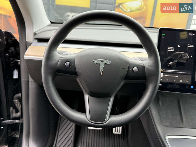 Позашляховик / Кросовер Tesla Model Y 2021 в Стрию
