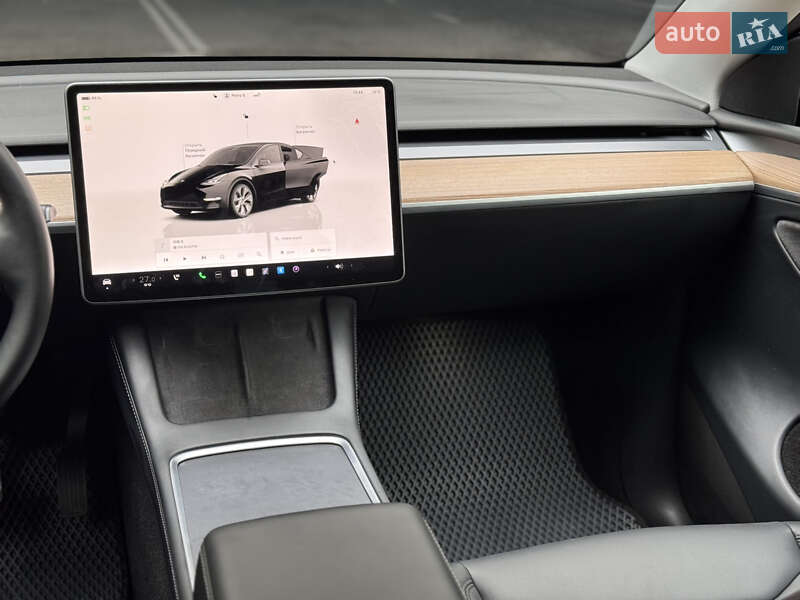 Внедорожник / Кроссовер Tesla Model Y 2023 в Киеве
