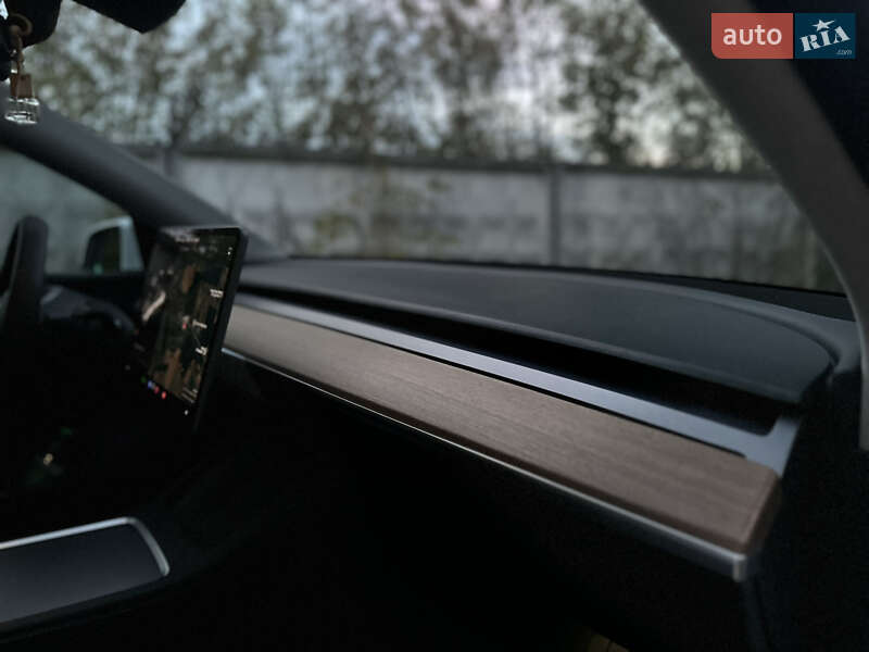 Позашляховик / Кросовер Tesla Model Y 2021 в Володимирі