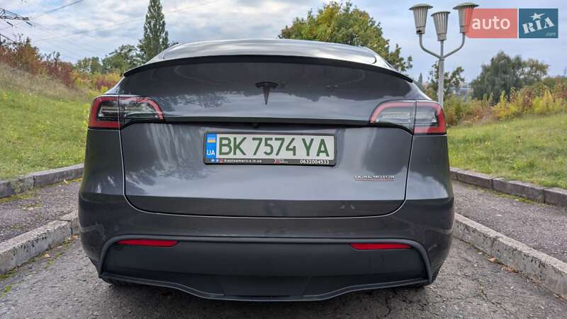 Внедорожник / Кроссовер Tesla Model Y 2021 в Ровно