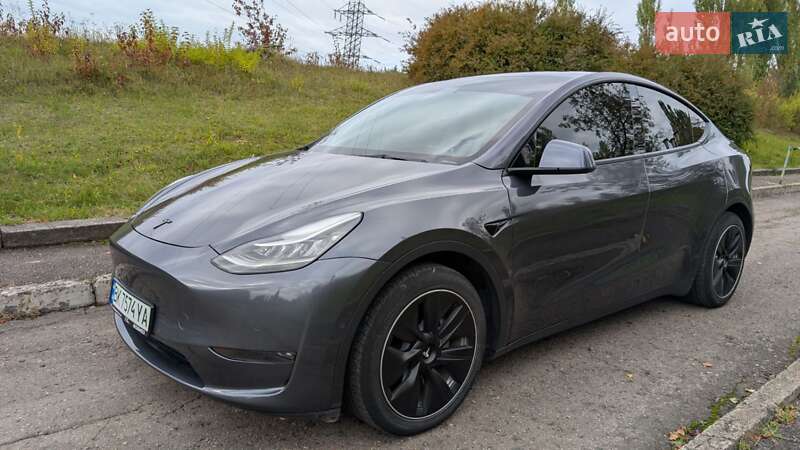 Внедорожник / Кроссовер Tesla Model Y 2021 в Ровно