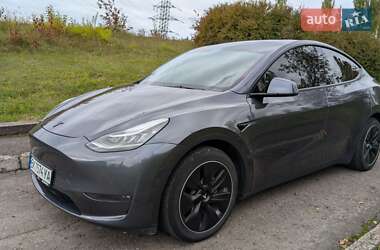 Позашляховик / Кросовер Tesla Model Y 2021 в 