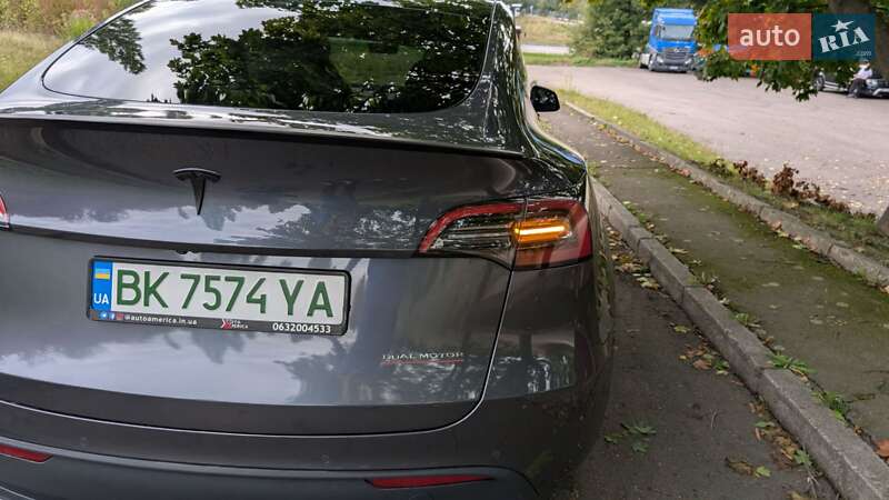 Внедорожник / Кроссовер Tesla Model Y 2021 в Ровно