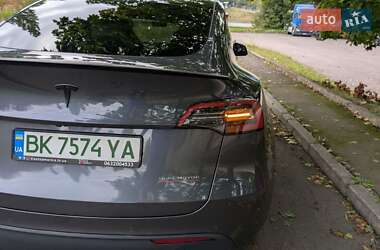 Позашляховик / Кросовер Tesla Model Y 2021 в 