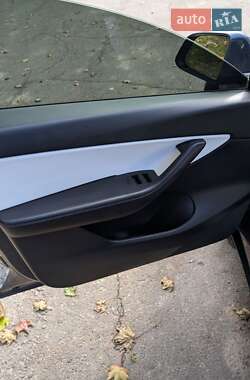 Позашляховик / Кросовер Tesla Model Y 2021 в 