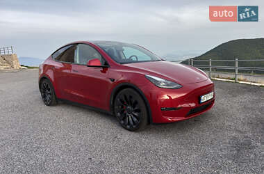 Позашляховик / Кросовер Tesla Model Y 2023 в 