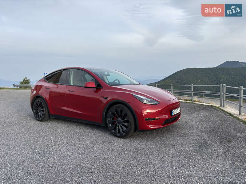 Tesla Model Y 2023