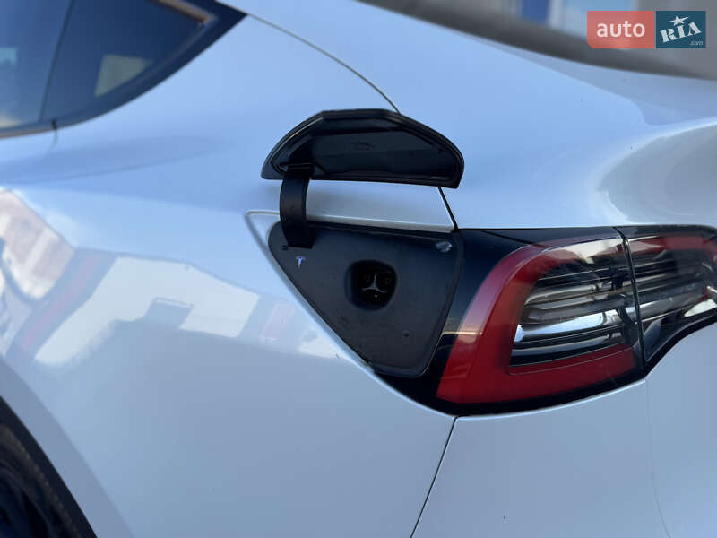 Позашляховик / Кросовер Tesla Model Y 2020 в Луцьку