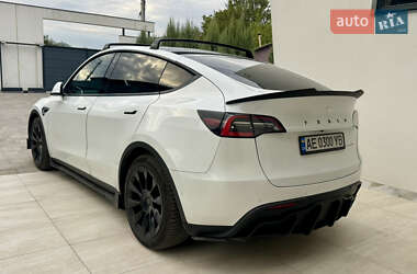 Внедорожник / Кроссовер Tesla Model Y 2021 в 